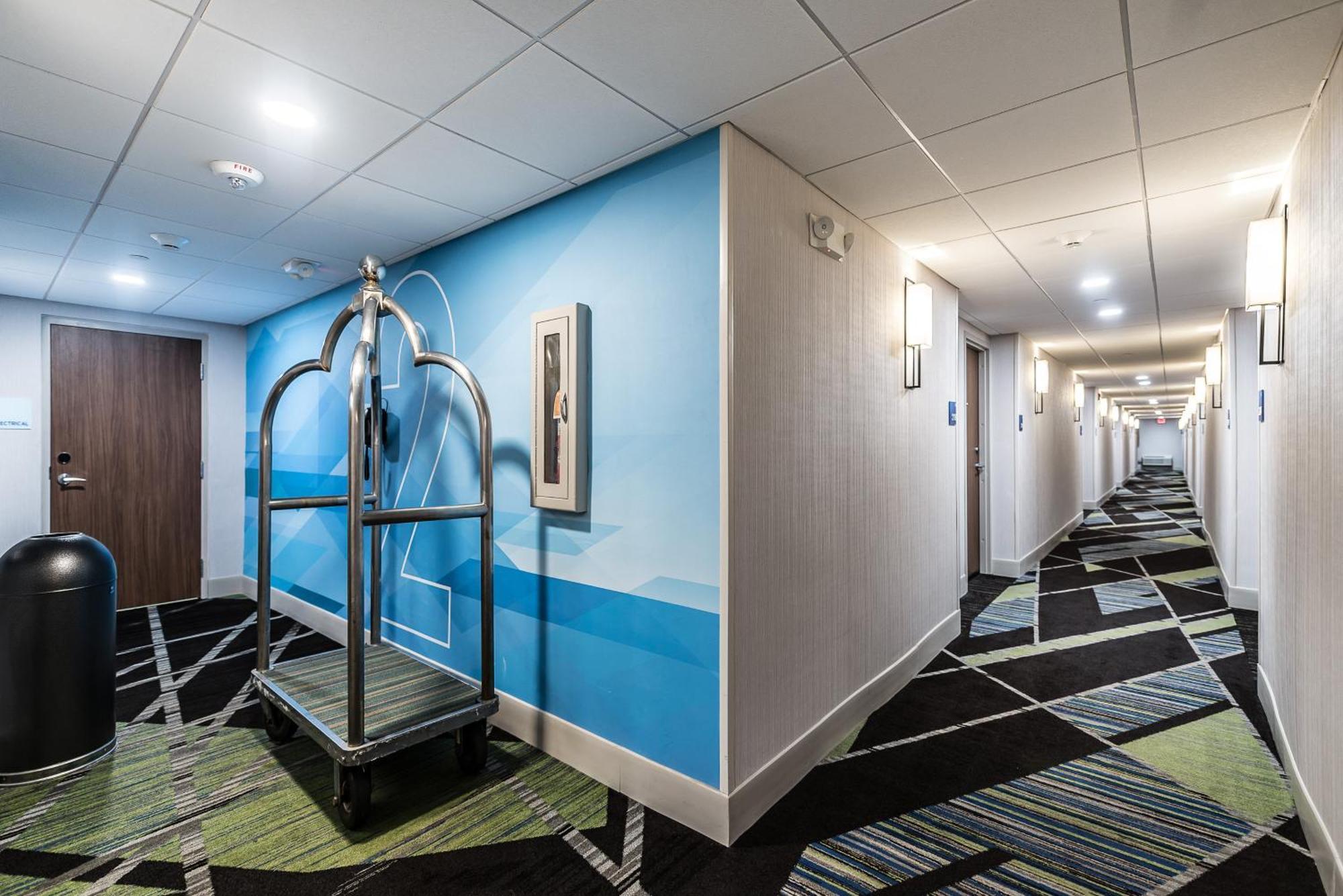 Holiday Inn Express Flint-Campus Area By Ihg מראה חיצוני תמונה